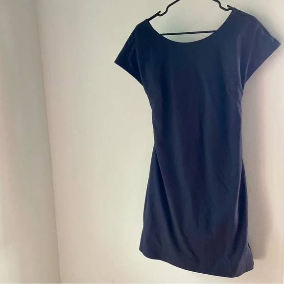 Theory Andrizza Twisted Back Stretch Seersucker Dress - Size 6 - Picture 10 of 13